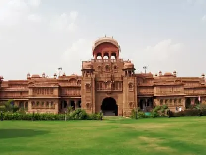 Ajmer Dargah and Pushkar Holy Lake heritage tour